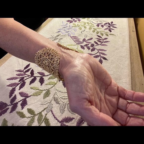 STELLA & DOT ‘Alila Lace Cuff’ Bracelet - Picture 7 of 10